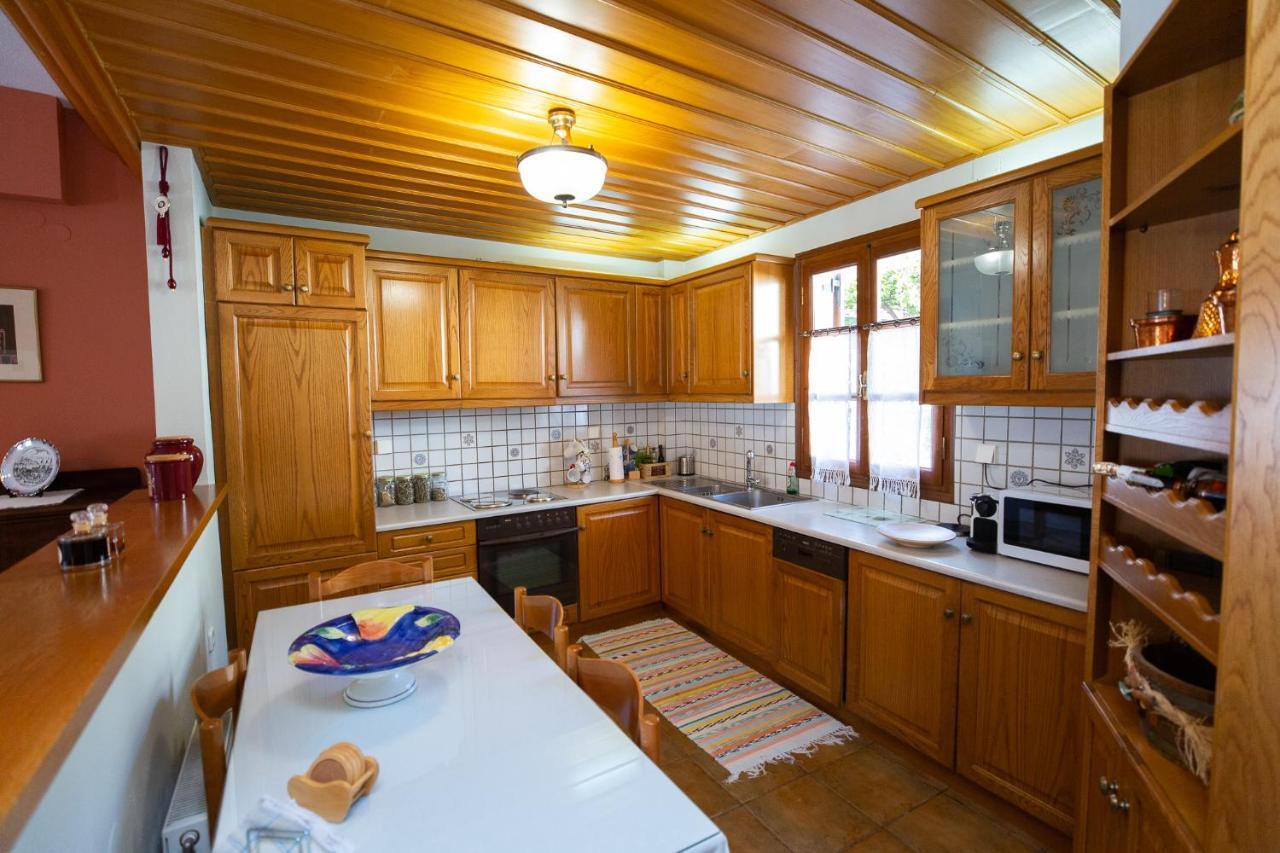 Apartment Kouros Делфи Екстериор снимка